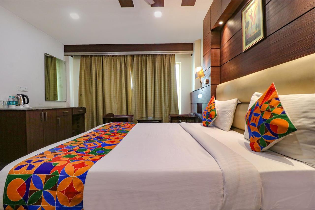 Fabhotel Admire Hotel