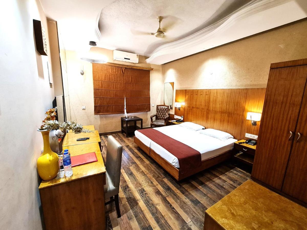 Royal Castle Grand Hotel 2*