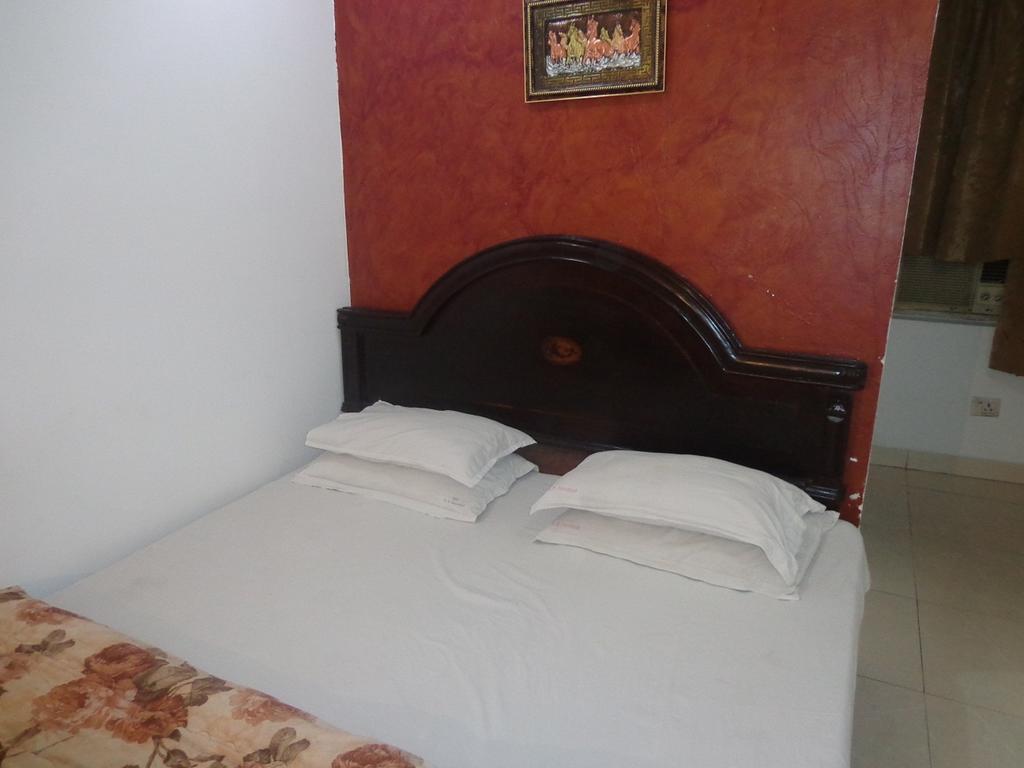 Hotel R S International @ Paharganj 2*