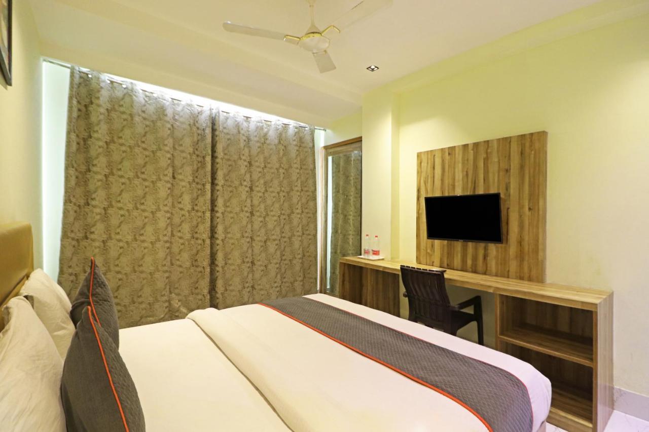 Hotel Good Vibe Near Delhi Igi Airport 4*