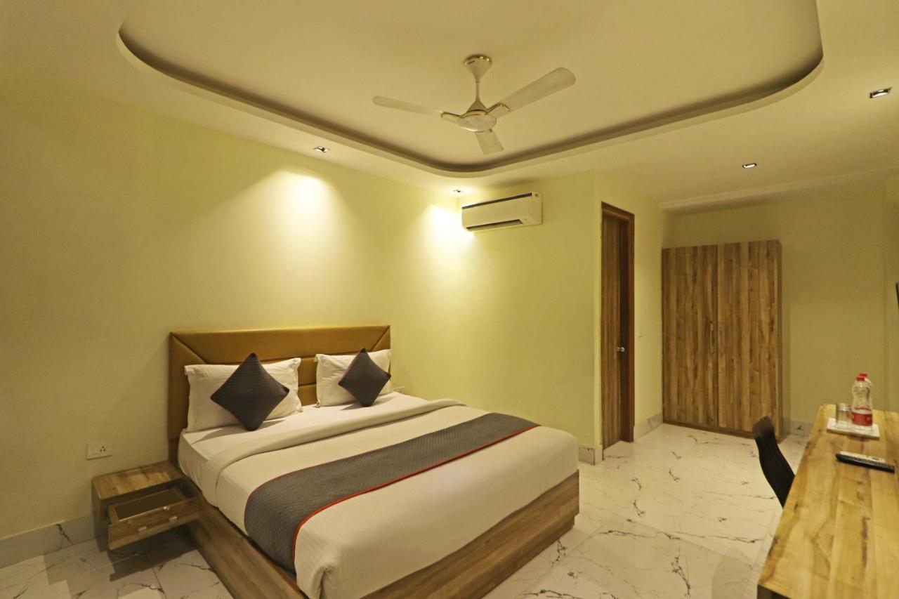 Hotel Good Vibe Near Delhi Igi Airport 4*