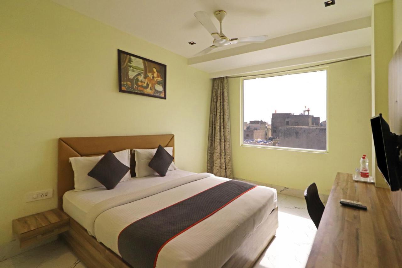 Hotel Good Vibe Near Delhi Igi Airport 4*