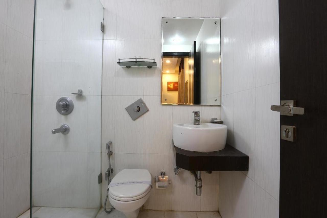 Kingston Park - Karol Bagh Hotel
