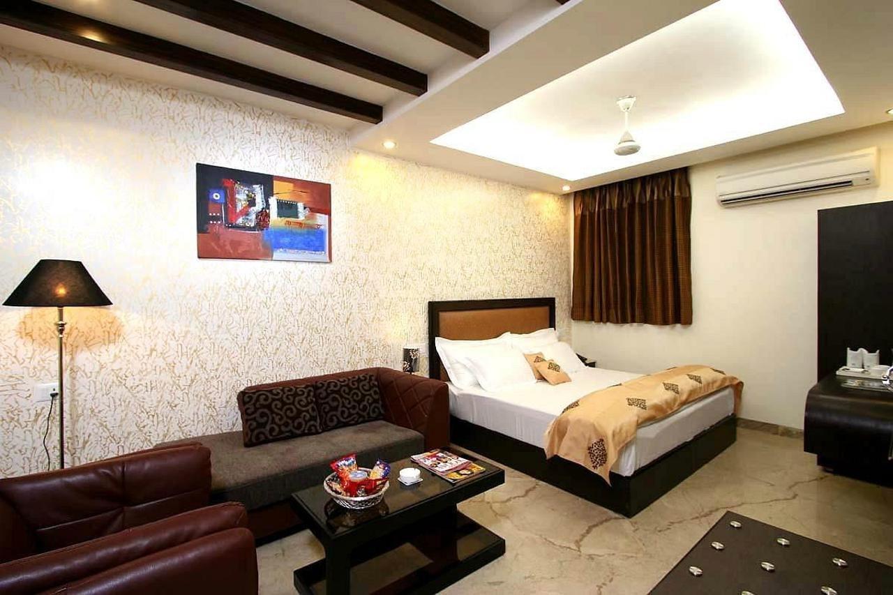 Kingston Park - Karol Bagh Hotel