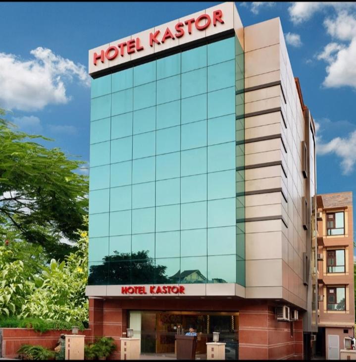 Kastor- Near Nehru Place- Gk 2- M Block Market-gk Metro Station-dr As Clinic 3* New Delhi