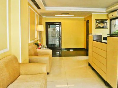 Clarks Kailash Colony 3*