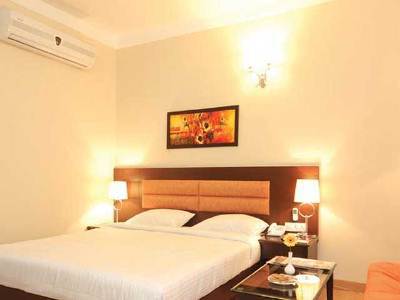 Clarks Kailash Colony Hotel 3*