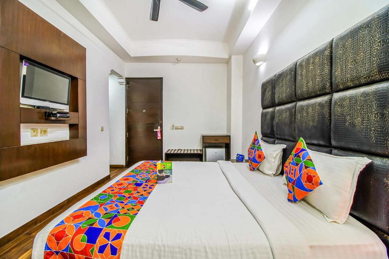 Fabhotel Cameron Nova Deli