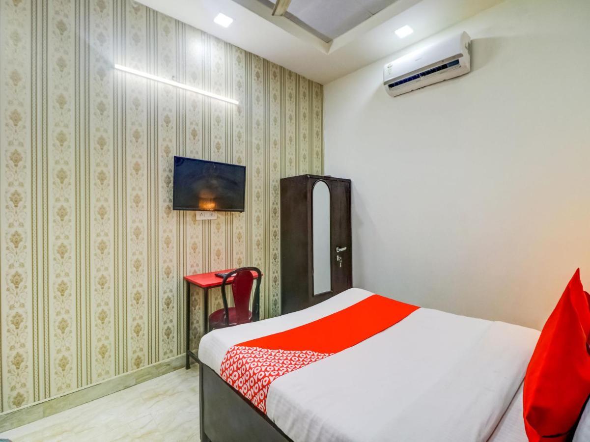 Oyo 74060 Taj Residency