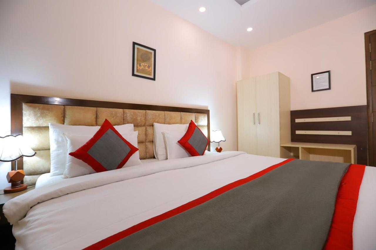 Nirvana Suits By Qotel Jasola - Near Apollo Hospital In 3*