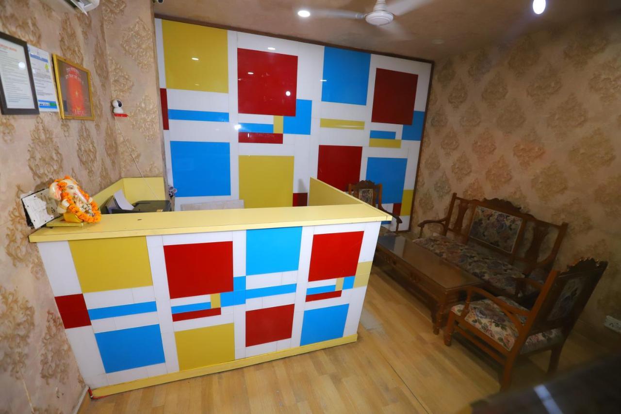 Hotel Nirvana Suits By Qotel Jasola - Near Apollo Hospital In 3*