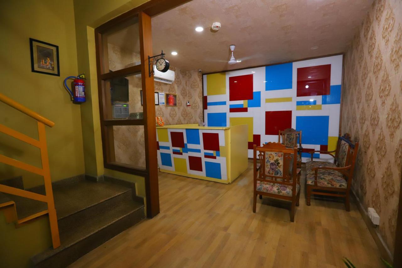 Nirvana Suits By Qotel Jasola - Near Apollo Hospital In 3* New Delhi