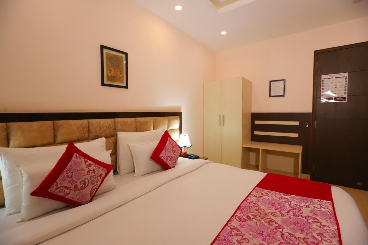 Nirvana Suits By Qotel Jasola - Near Apollo Hospital In Hotel 3*