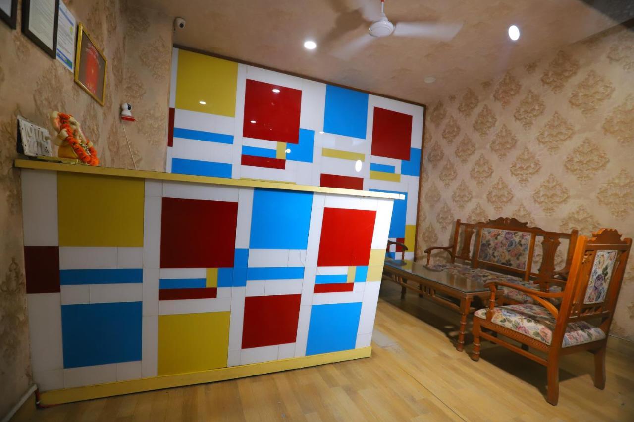 Hotel Nirvana Suits By Qotel Jasola - Near Apollo Hospital In 3*
