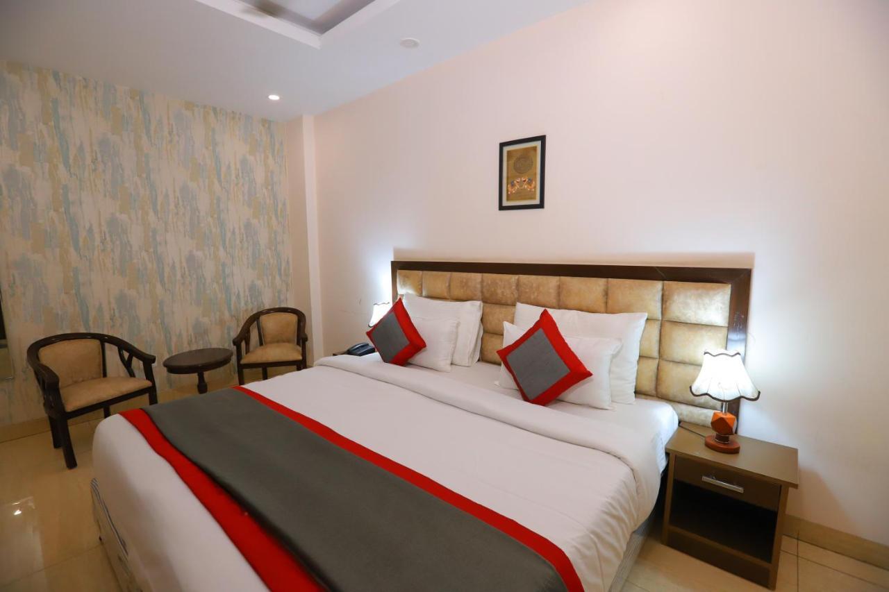 Hotel Nirvana Suits By Qotel Jasola - Near Apollo Hospital In New Delhi