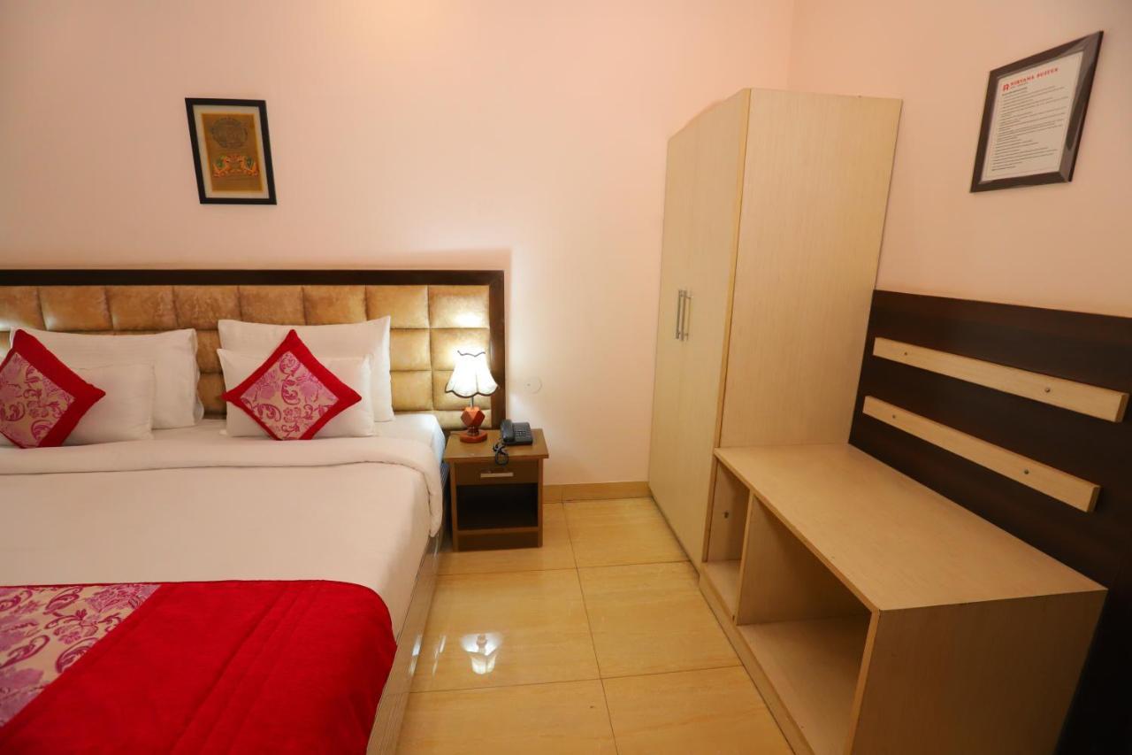 Nirvana Suits By Qotel Jasola - Near Apollo Hospital In Hotel 3*