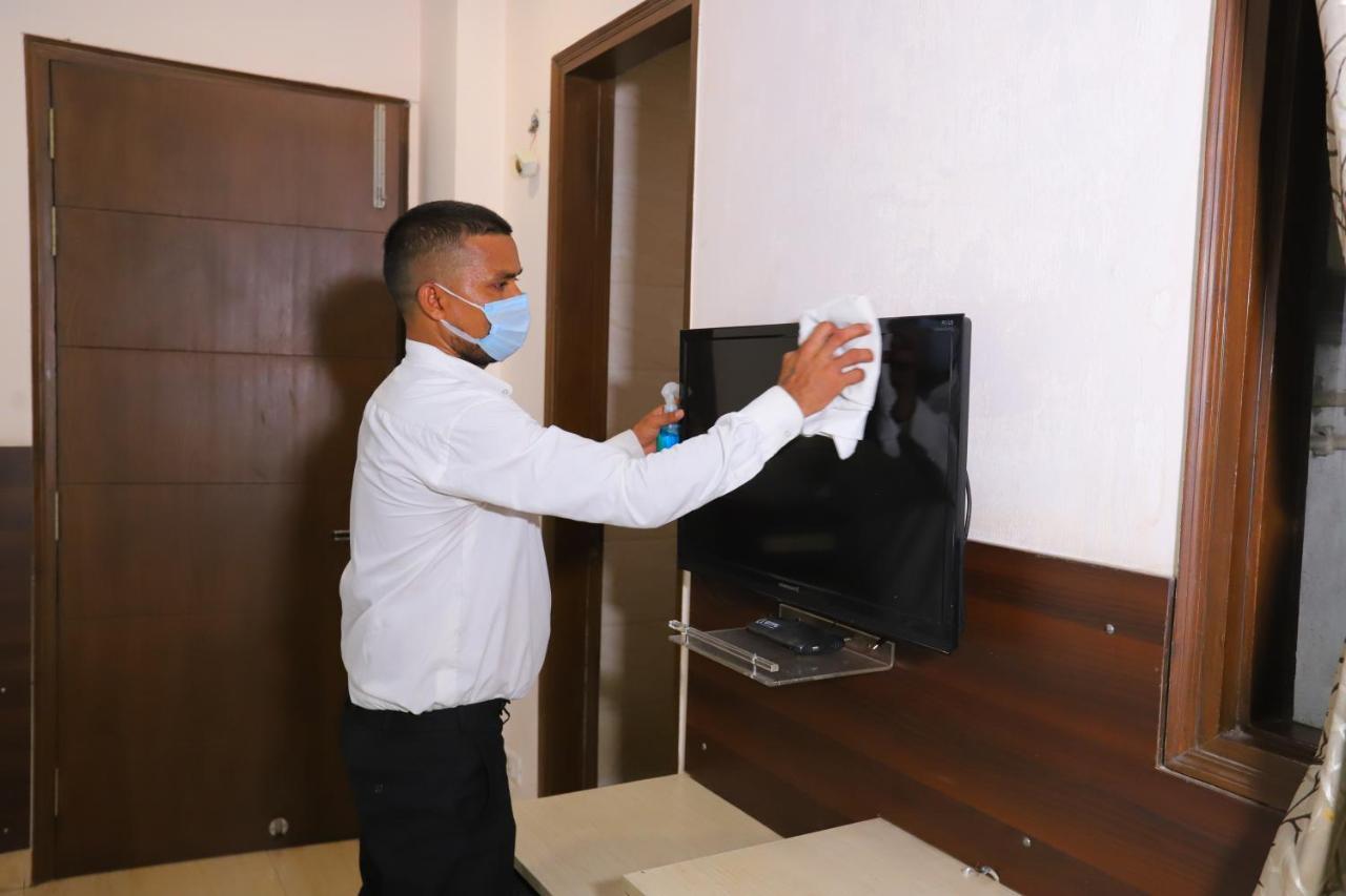 Hotel Nirvana Suits By Qotel Jasola - Near Apollo Hospital In New Delhi