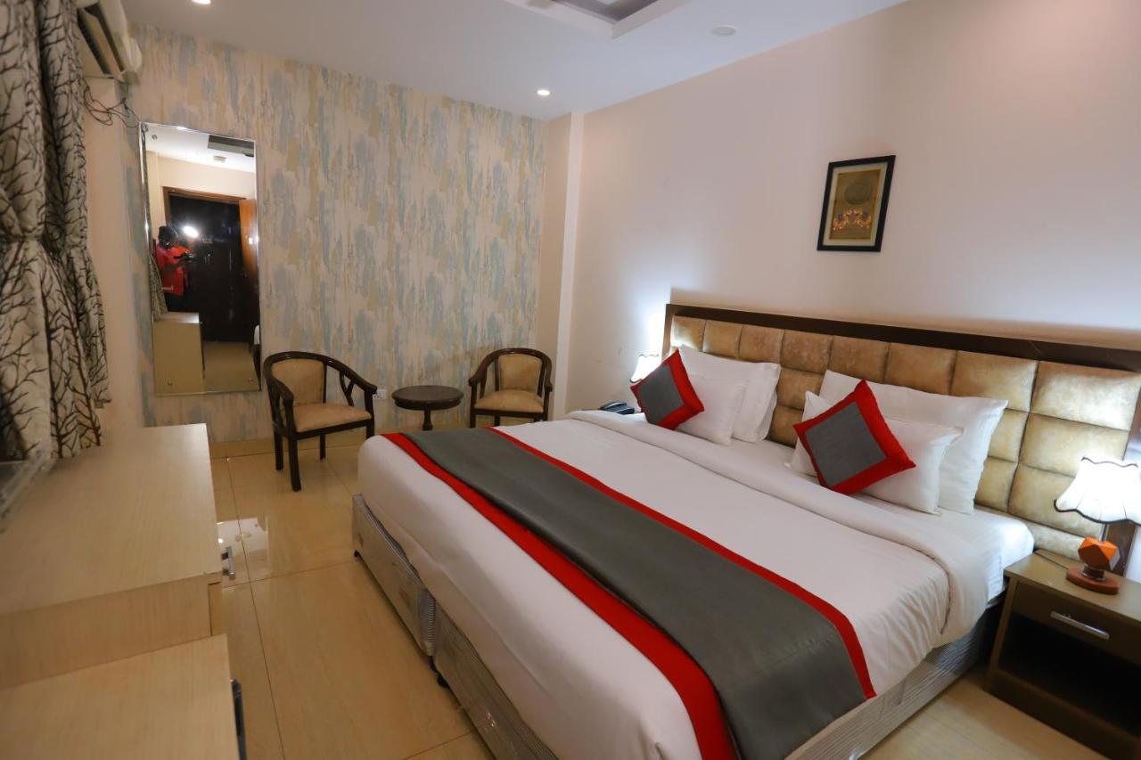 Nirvana Suits By Qotel Jasola - Near Apollo Hospital In New Delhi