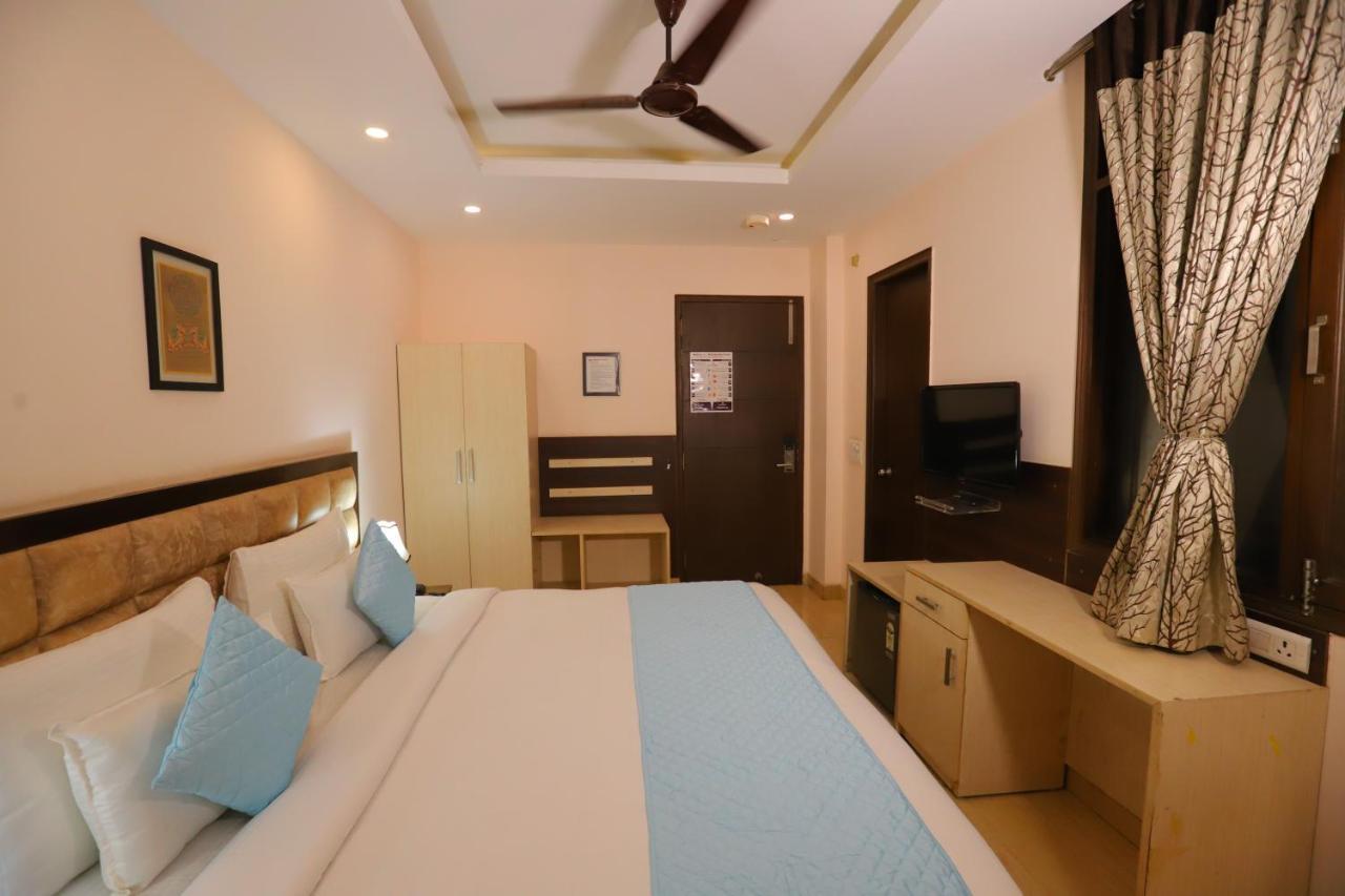 Hotel Nirvana Suits By Qotel Jasola - Near Apollo Hospital In