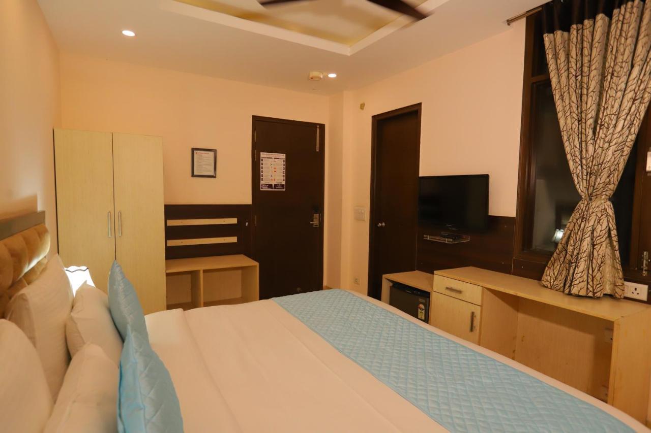 Nirvana Suits By Qotel Jasola - Near Apollo Hospital In New Delhi