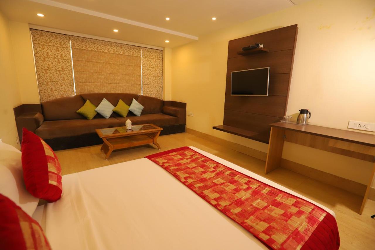Hotel Hotel Mayur Assam - New Delhi Railway Station