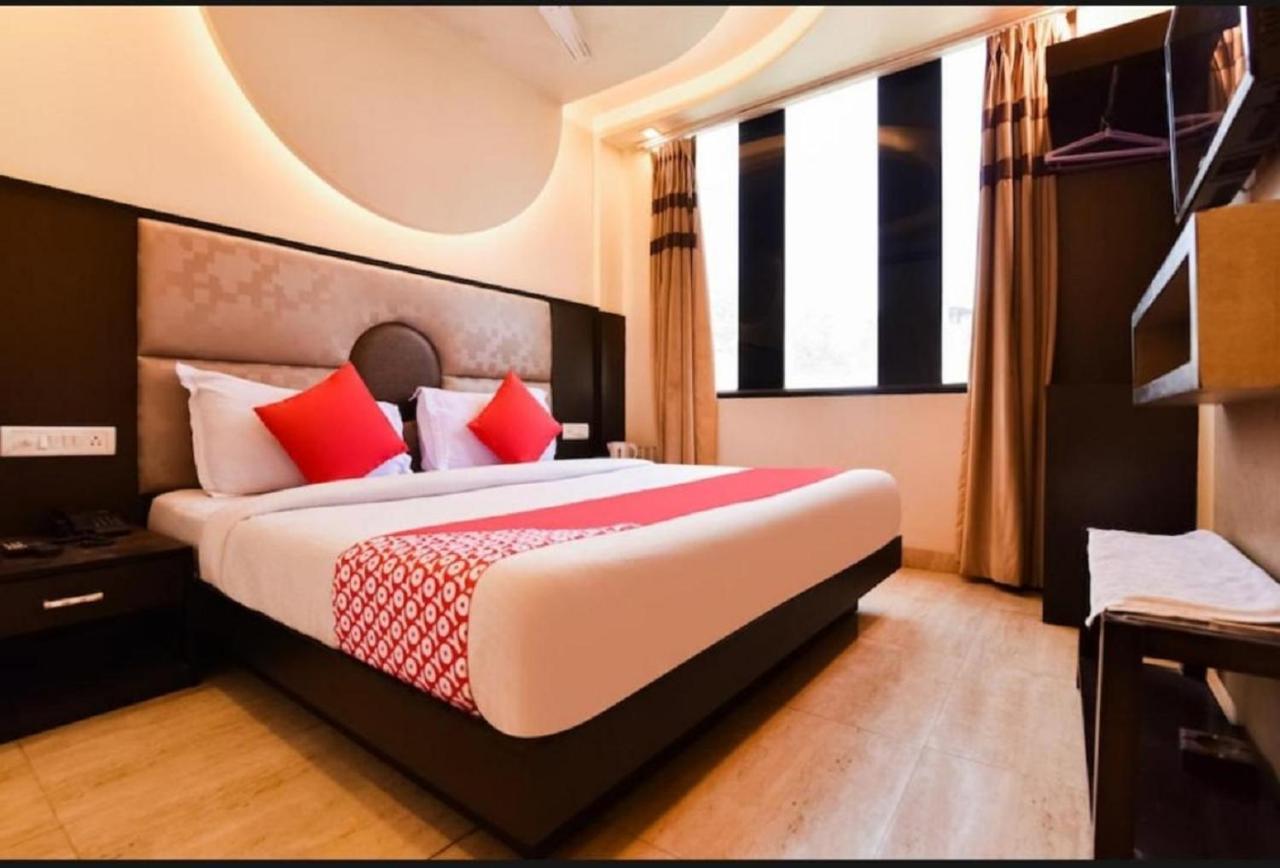Revels Plum At Railway Station Hotel New Delhi