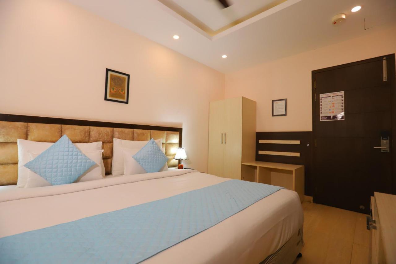 Nirvana Suits By Qotel Jasola - Near Apollo Hospital In New Delhi