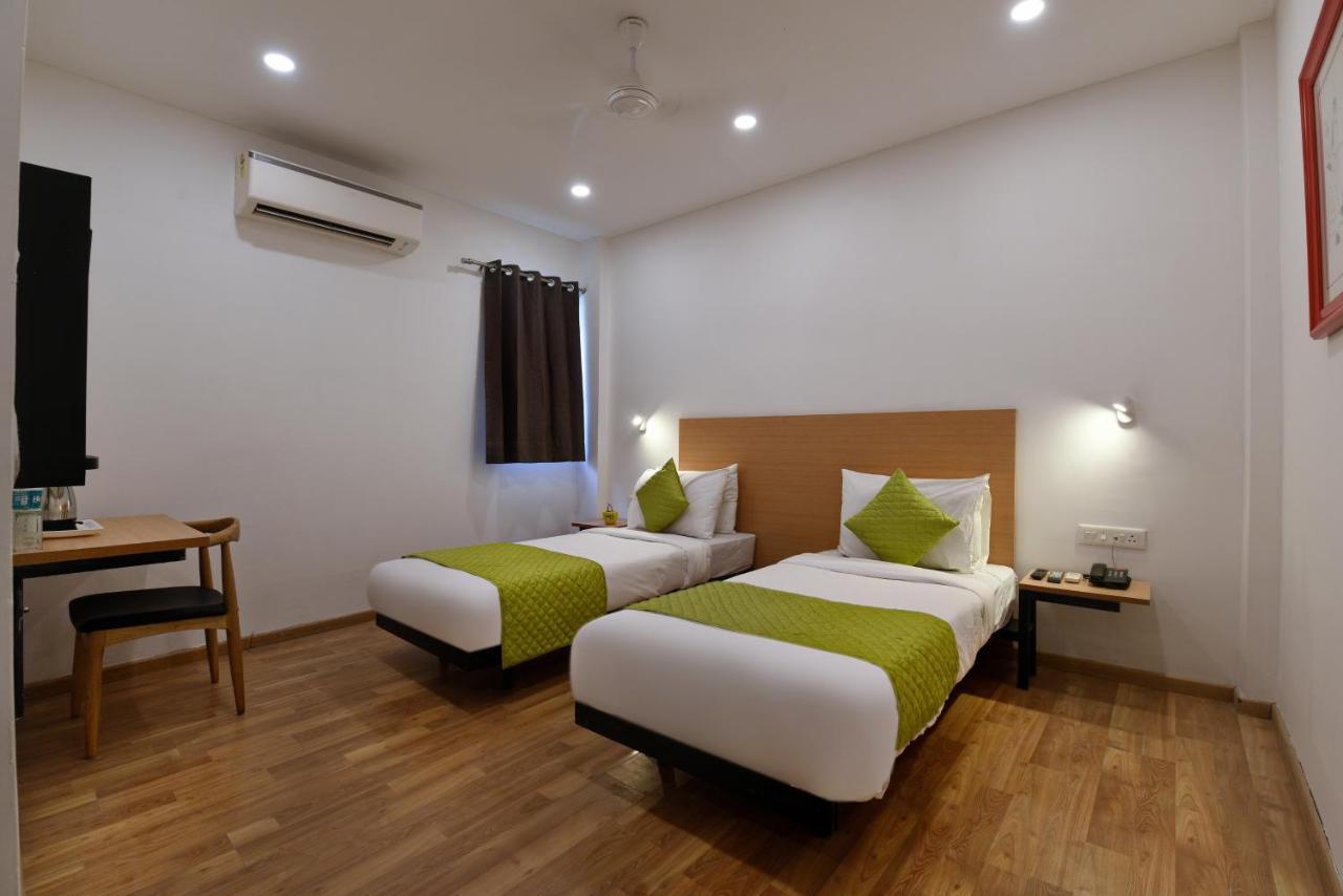 Hotel Saffron Gold 3*