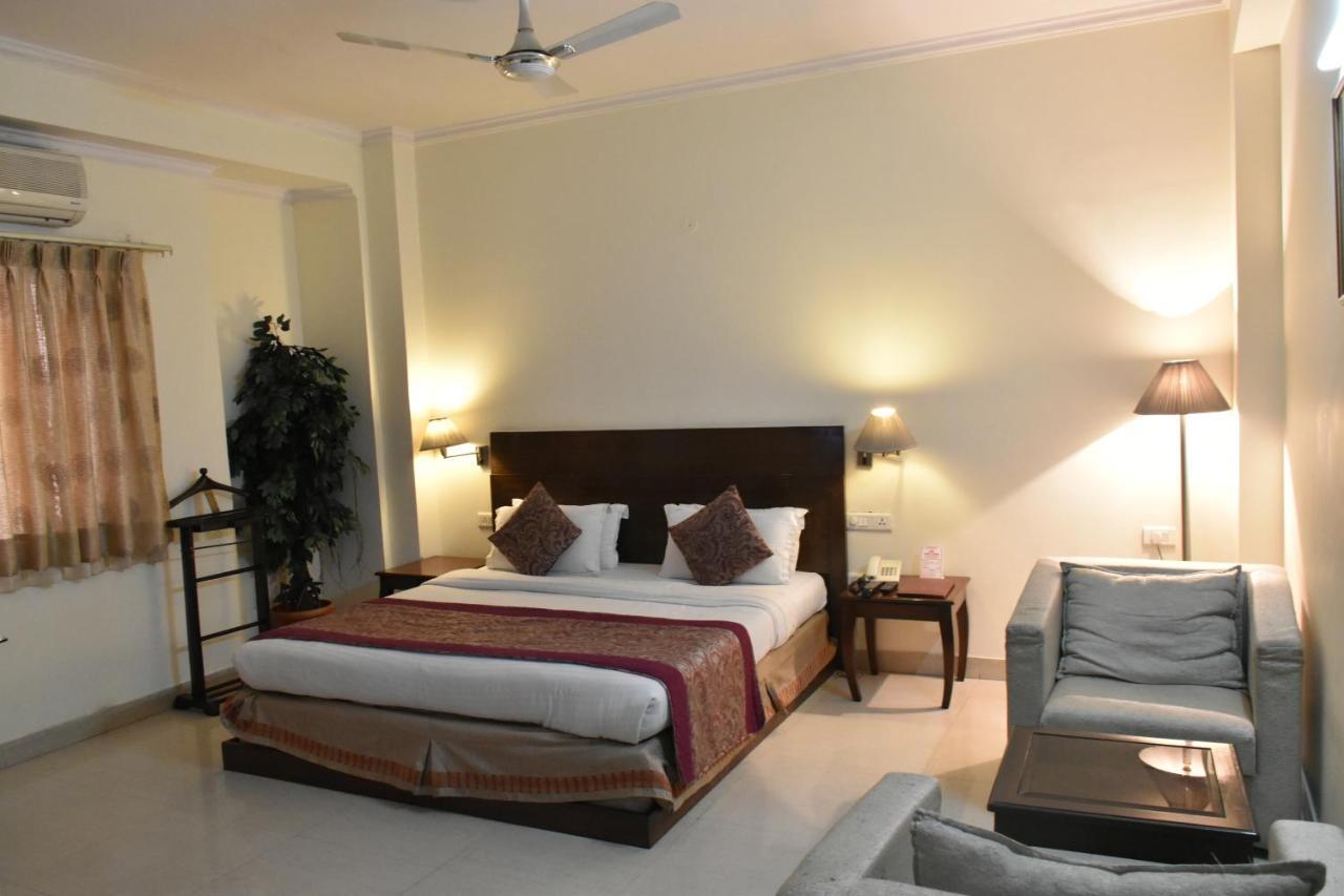 Hotel Lohias Delhi Airport