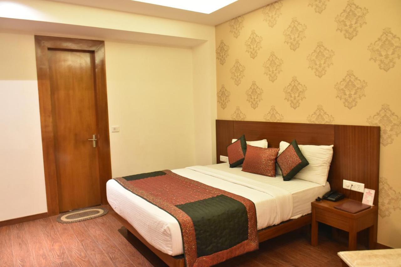 Lohias Delhi Airport 3*
