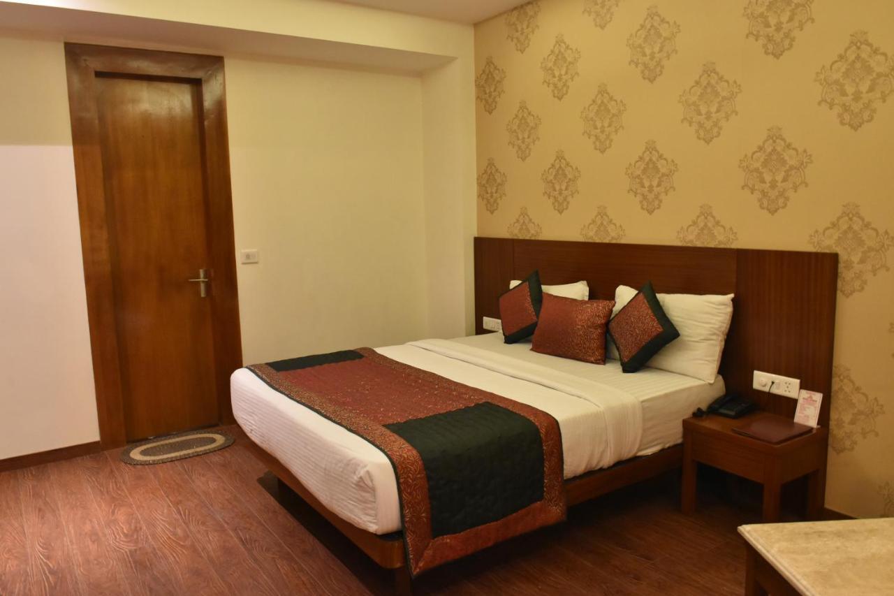 Lohias Delhi Airport Hotel