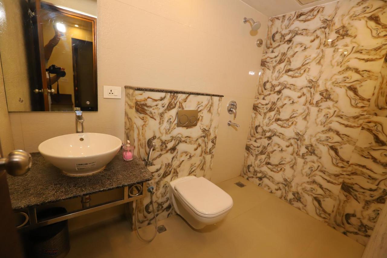 Hotel Mayur Assam - New Delhi Railway Station Hotel 3*