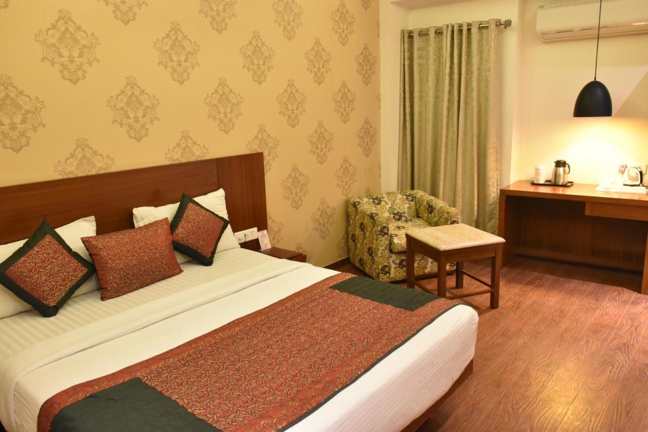 Hotel Lohias Delhi Airport