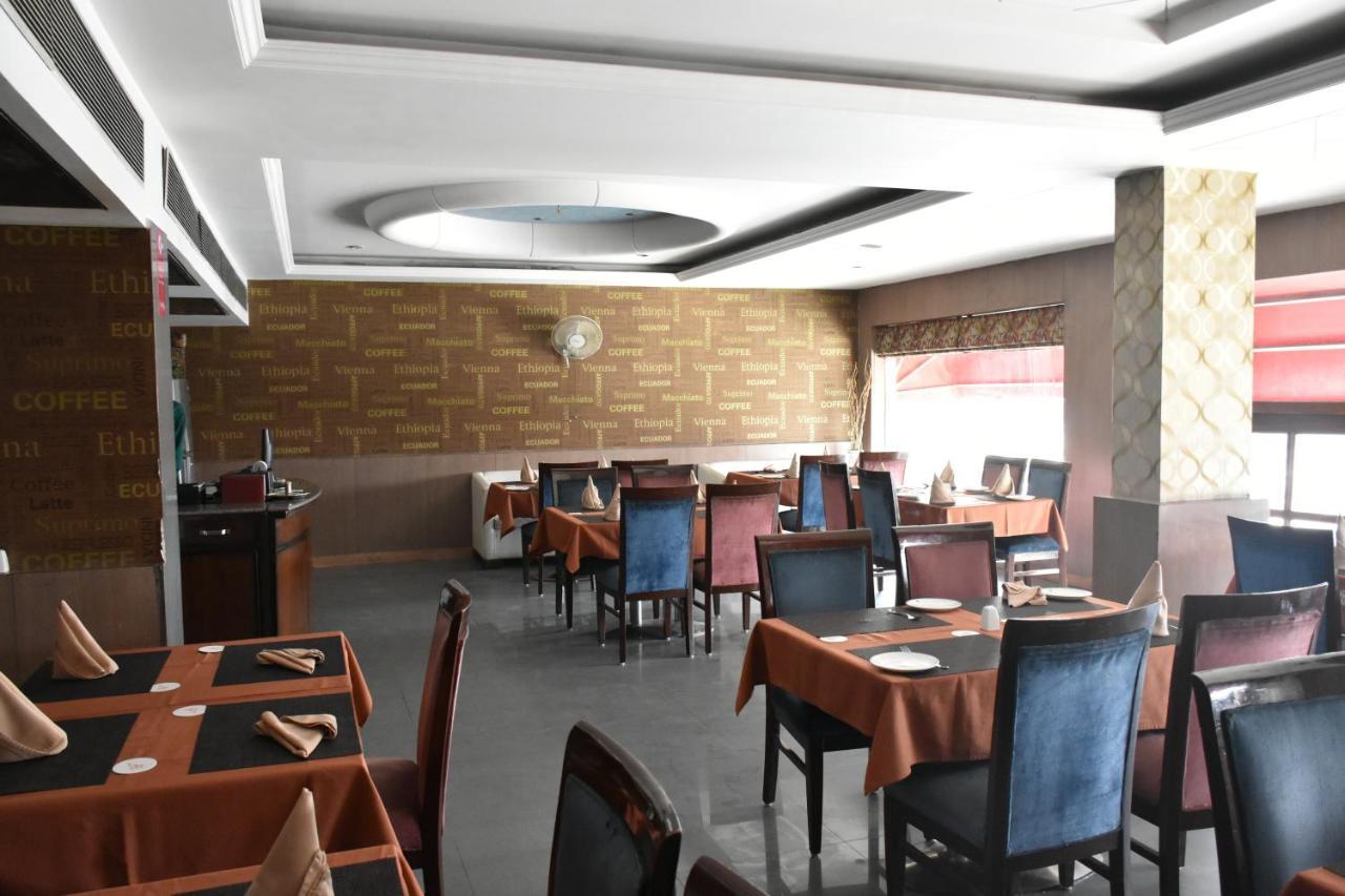 Hotel Lohias Delhi Airport