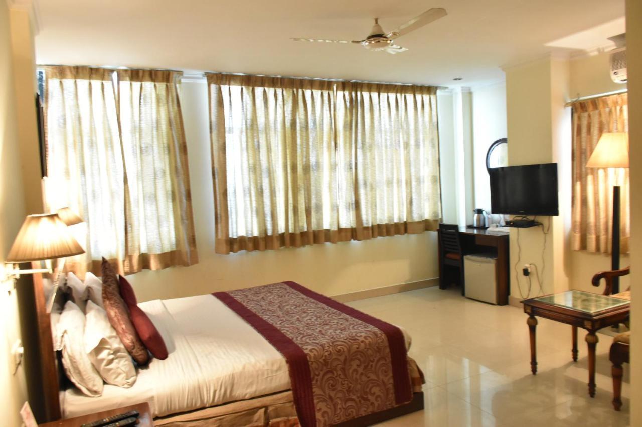 Hotel Lohias Delhi Airport 3*