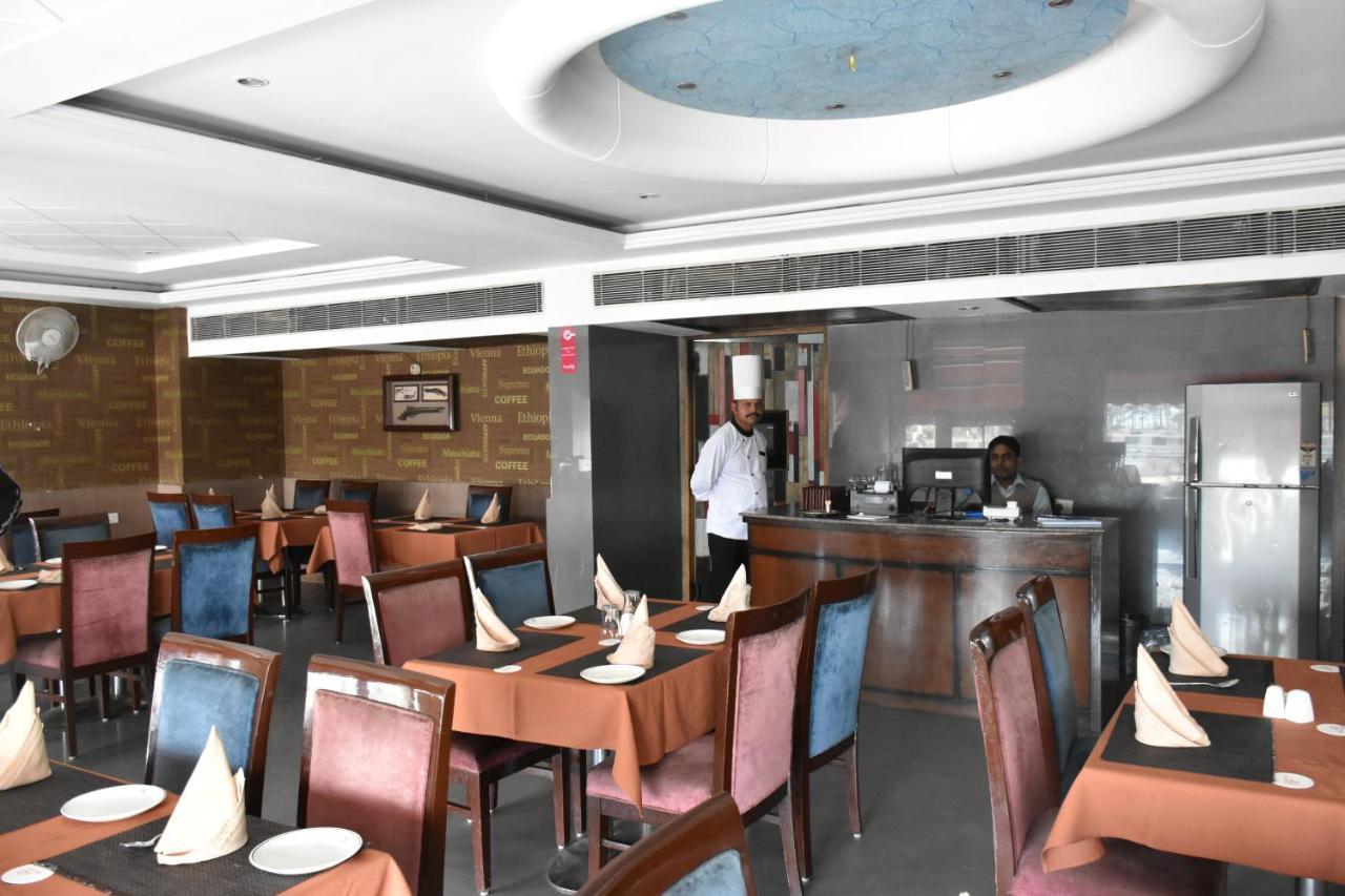 Hotel Lohias Delhi Airport