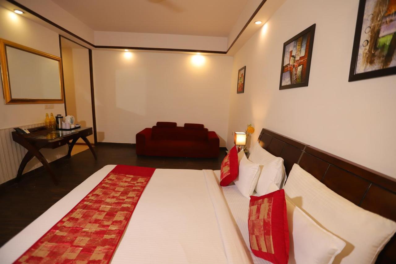 Hotel Hotel Mayur Assam - New Delhi Railway Station