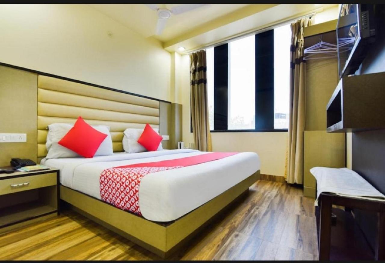 Revels Plum At Railway Station New Delhi