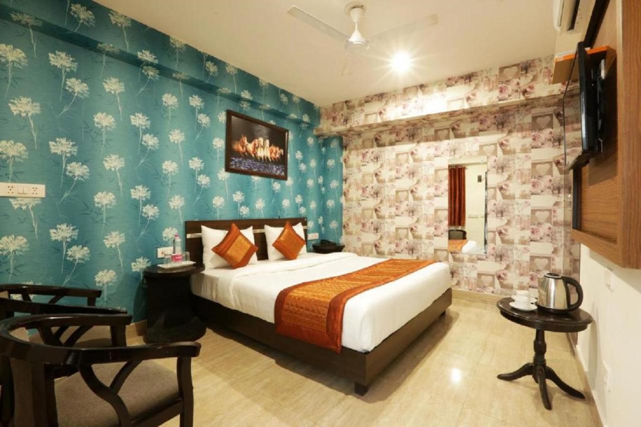 Hotel Hotel Orange Snapper Couple Friendly At Near Tilak Nagar
