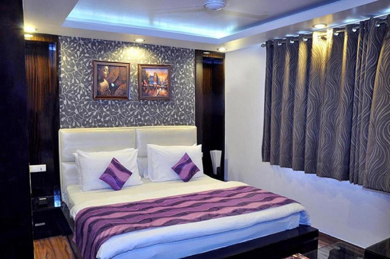 Hotel Orange Snapper Couple Friendly At Near Tilak Nagar 3*