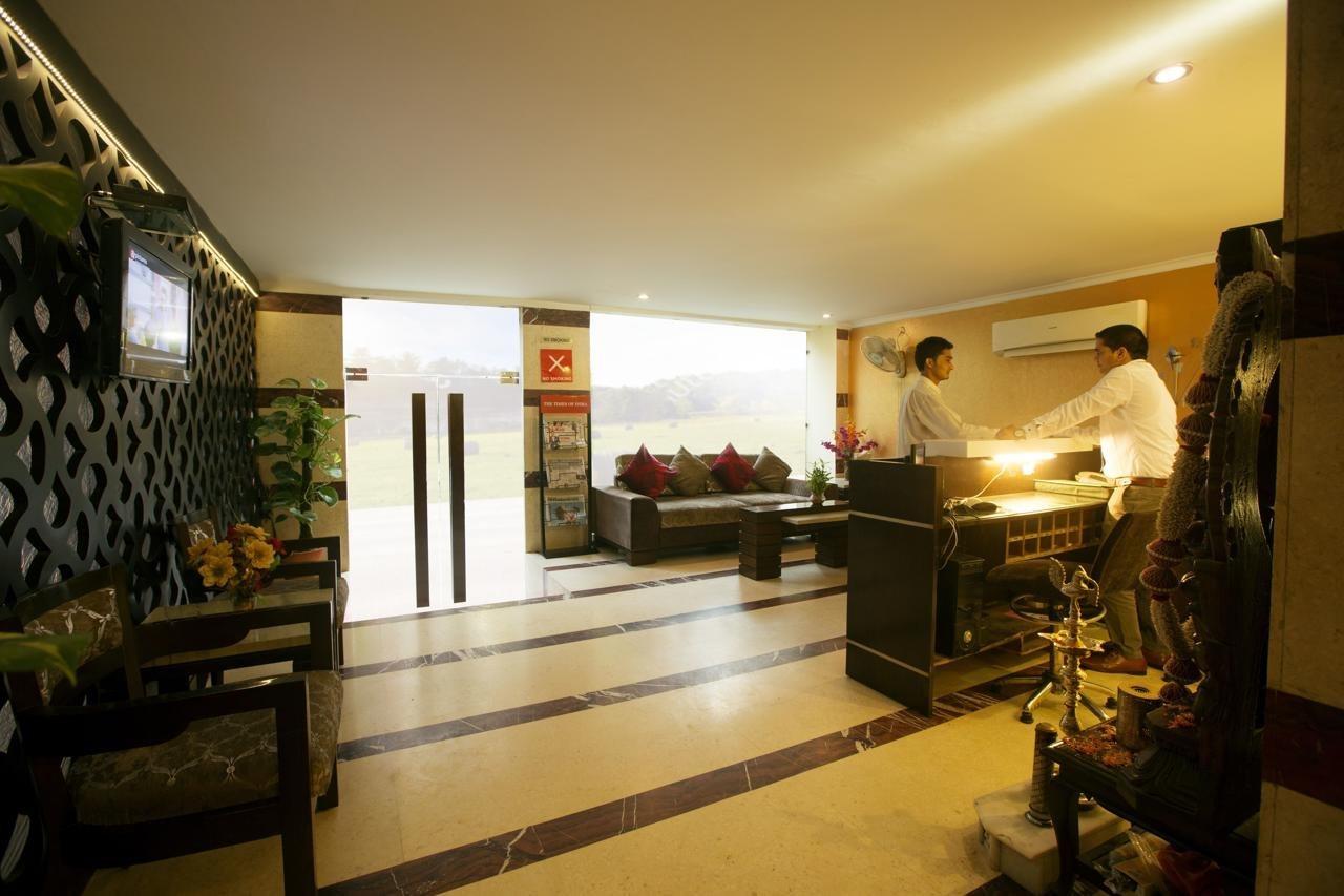 Hotel The Pearl- A Royal Residency New Delhi
