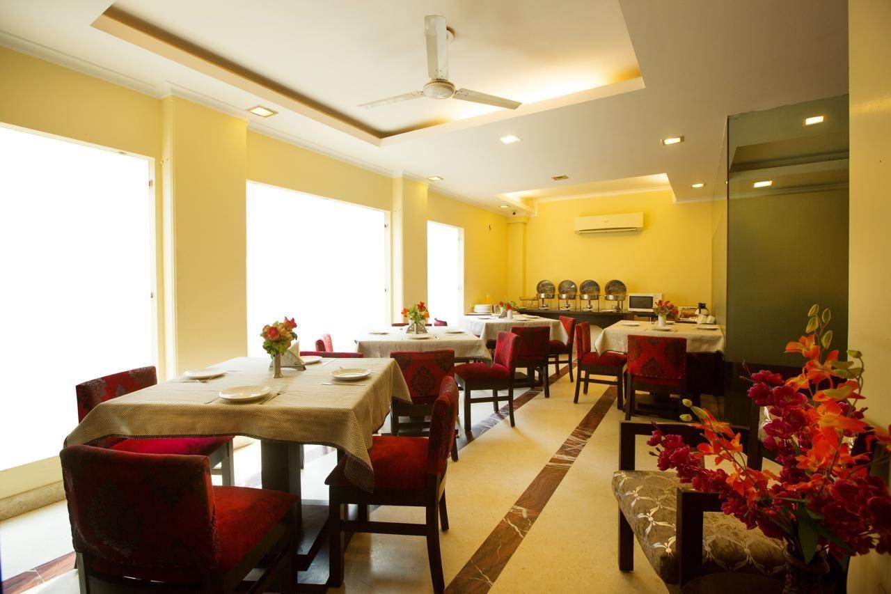 Hotel The Pearl- A Royal Residency New Delhi