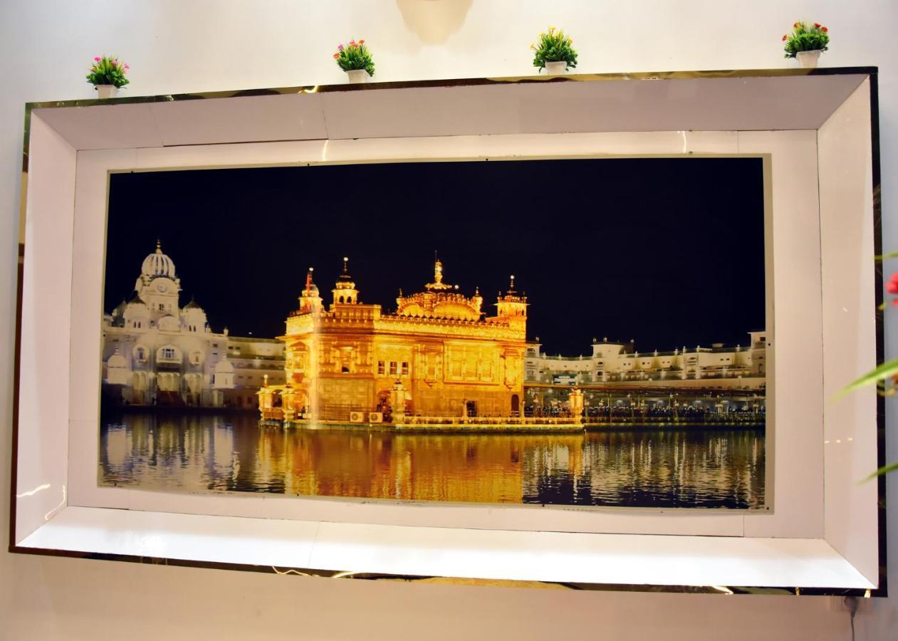 Anand Empire Near Railway Station 4*