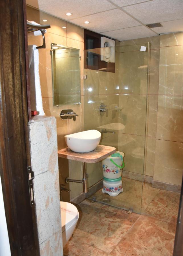 Anand Empire Near Railway Station 4*