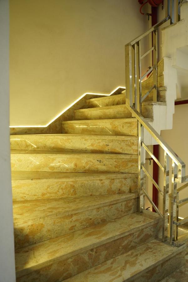 Hotel Anand Empire Near Railway Station 4*