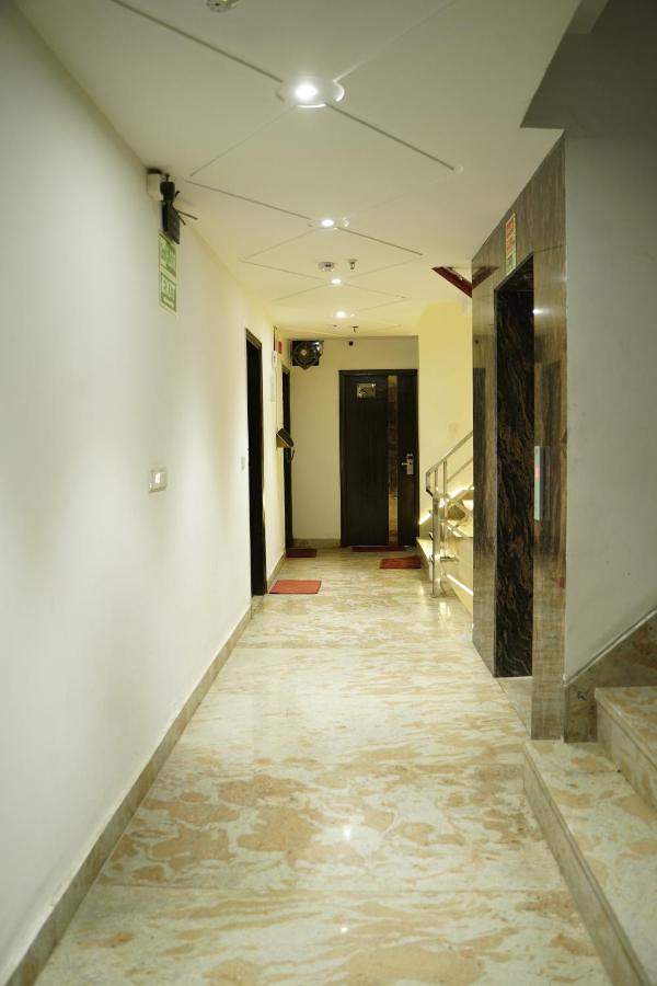 Anand Empire Near Railway Station 4*