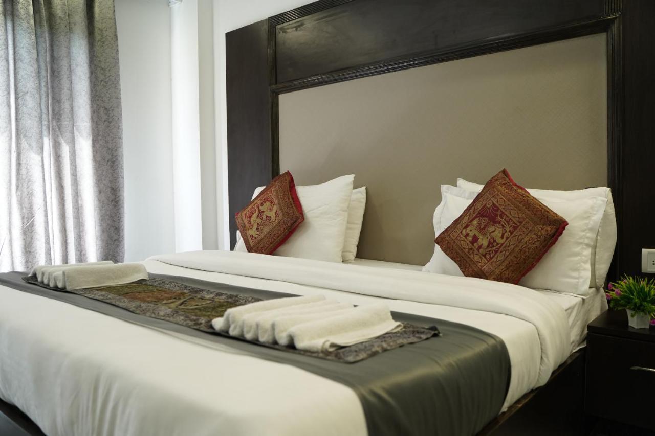 Hotel Anand Empire Near Railway Station 4*