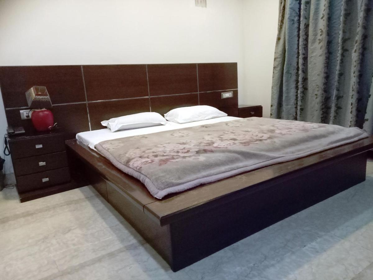 Livia Residency