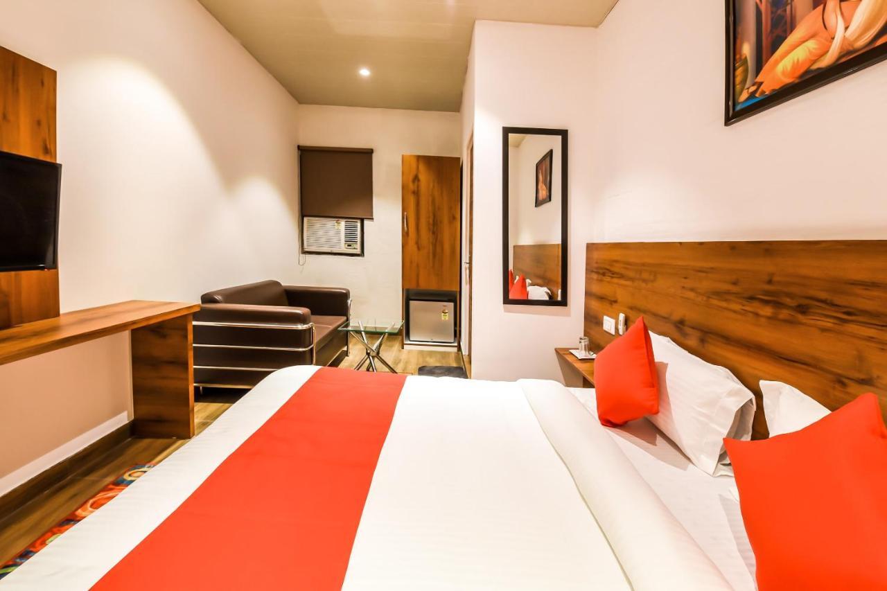 Hotel Capital O 19133 Oak Tree New Delhi
