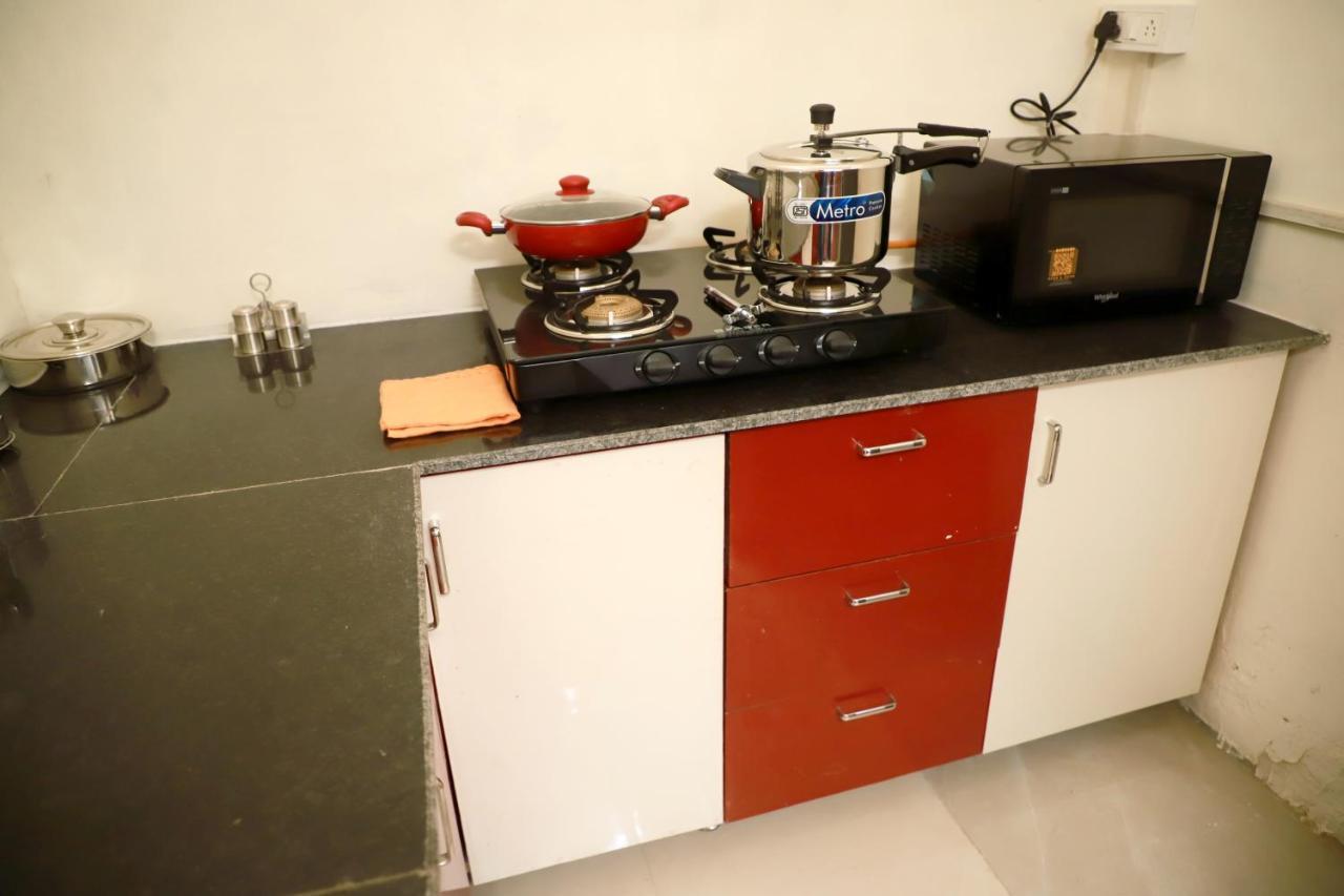 Fortune Service 3bhk,e-28, Saket 2b Apartment
